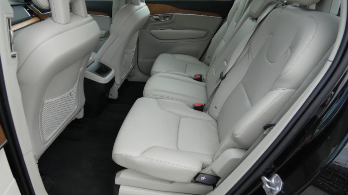 Volvo XC90 B5 AWD Momentum PRO na operativní leasing