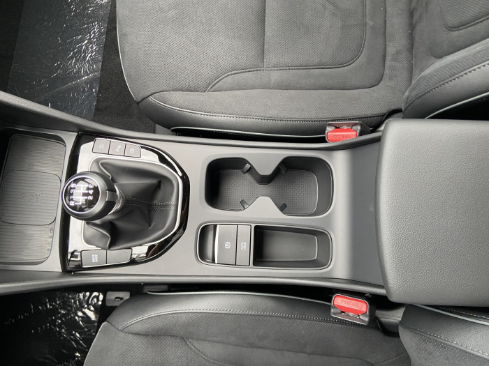 25 1,6 TGDI MT 20 YEARS LUXURY na operativní leasing