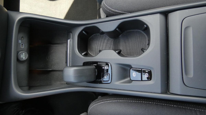 Volvo XC40 B3 mHEV Core aut. na operativní leasing