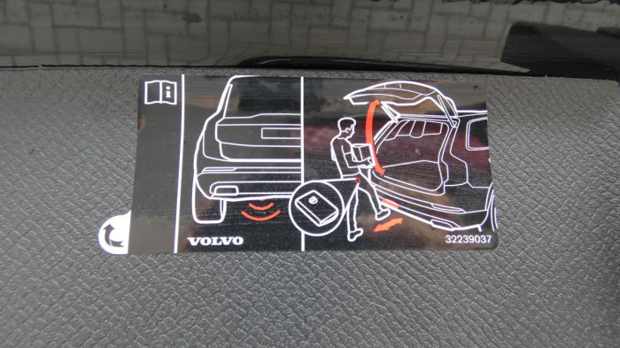 Volvo XC90 B5 AWD Momentum PRO na operativní leasing