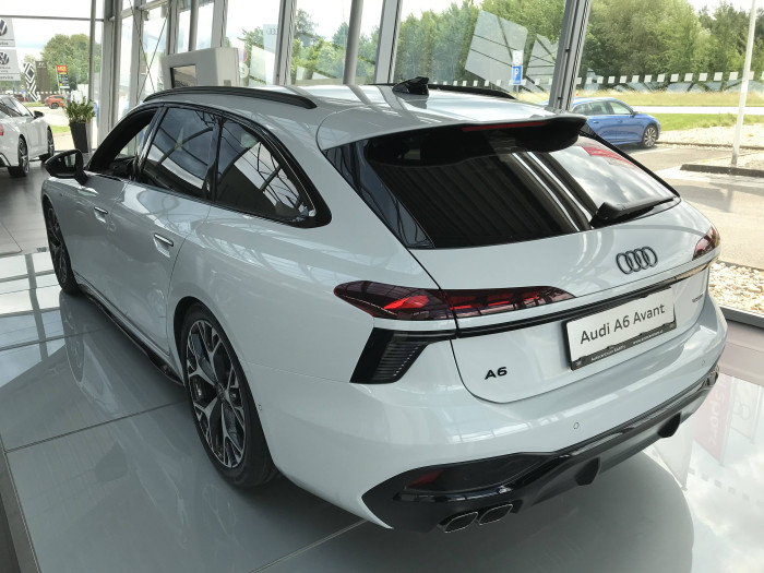 Audi A6 Avant Quattro 7STR 2,0TDI / 150kW na operativní leasing