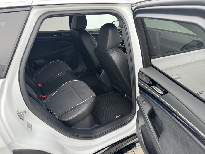 Volkswagen ID.7 Tourer Pro S People  / 210kW na operativní leasing