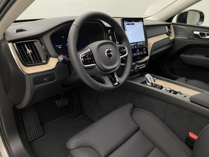 Volvo XC60 T6 AWD AUT BRIGHT PLUS na operativní leasing