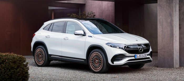 Mercedes-Benz EQA 300 4M 300 na operativní leasing