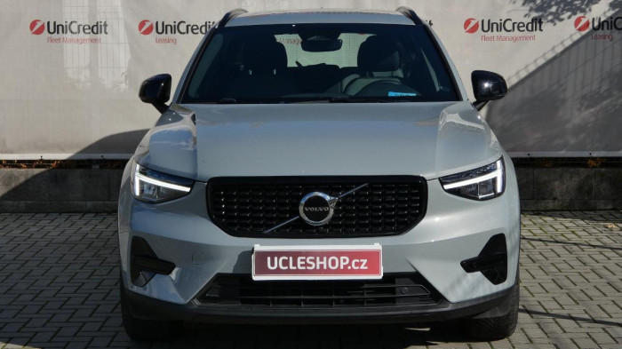 Volvo XC40 B3 PLUS DARK DCT na operativní leasing