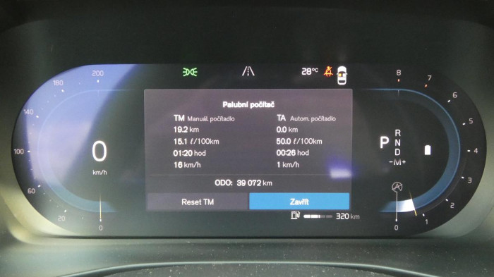 Volvo XC40 B3 Plus Dark na operativní leasing