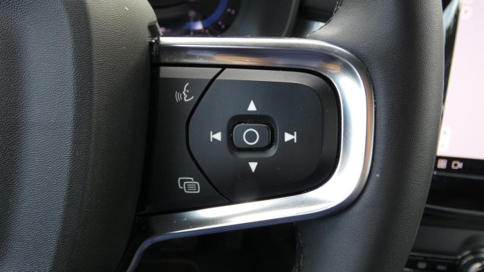 Volvo XC40 B3 mHEV Core aut. na operativní leasing