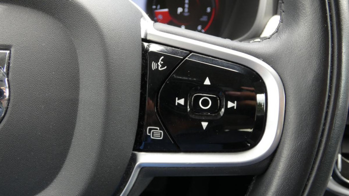 Volvo V90 B4 mHEV AWD aut. Momentum Pro na operativní leasing