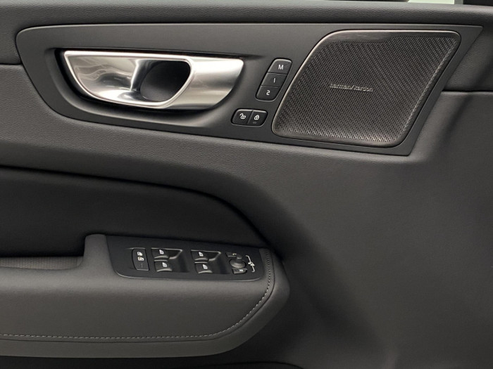 Volvo XC60 T6 AWD AUT BRIGHT PLUS na operativní leasing