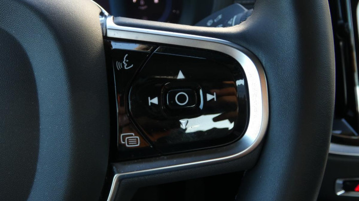 Volvo S60 B5 AWD Ultimate Dark na operativní leasing