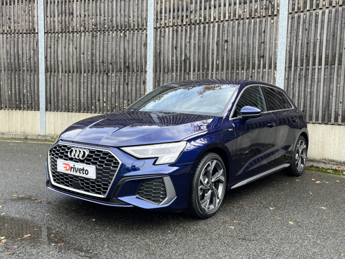 Audi A3 Sportback 1.5 TFSI S tronic S line, 1.5 TFSI, 110 kW, Benzinový, Automatická převodovka na operativní leasing