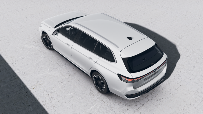 Volkswagen Passat R-Line 1,5 TSI 200 kW eHybrid na operativní leasing