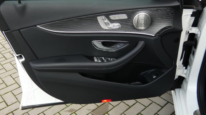 Mercedes-Benz Třídy E 200 mHEV aut. na operativní leasing