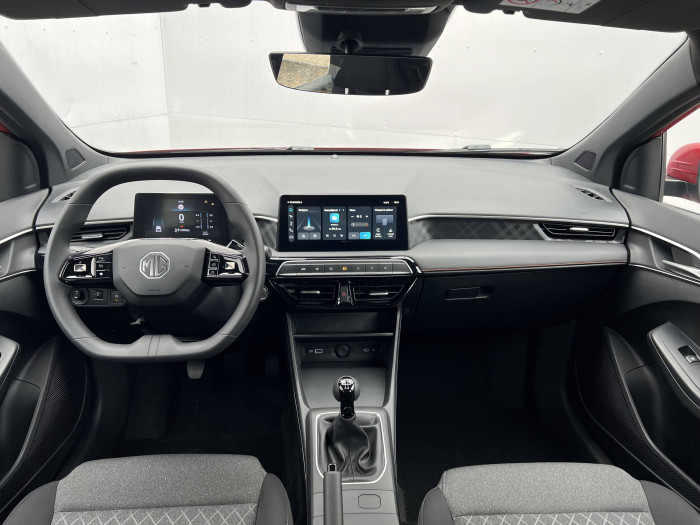 MG3 ELEGANCE 5MT 1,5i / 85kW na operativní leasing