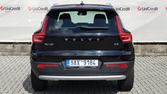Volvo XC40 B3 mHEV Core aut. na operativní leasing