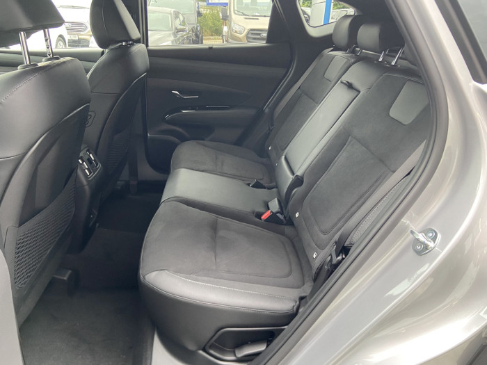 25 1,6 TGDI MT 20 YEARS LUXURY na operativní leasing