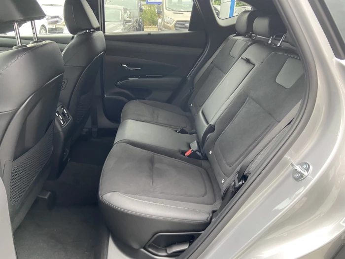 25 1,6 TGDI MT 20 YEARS LUXURY na operativní leasing