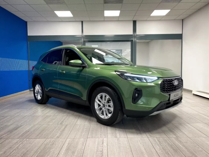 Ford KUGA 1.5 EcoBoost 137kW Titanium auto 5d 1,5 EcoBoost 137 kW Zelená Bursting 1,5 EcoBoost na operativní leasing