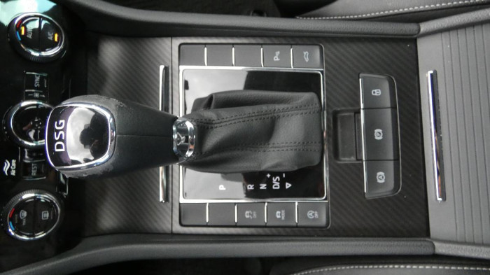 Škoda Superb 2.0 TDI DSG Sportline na operativní leasing