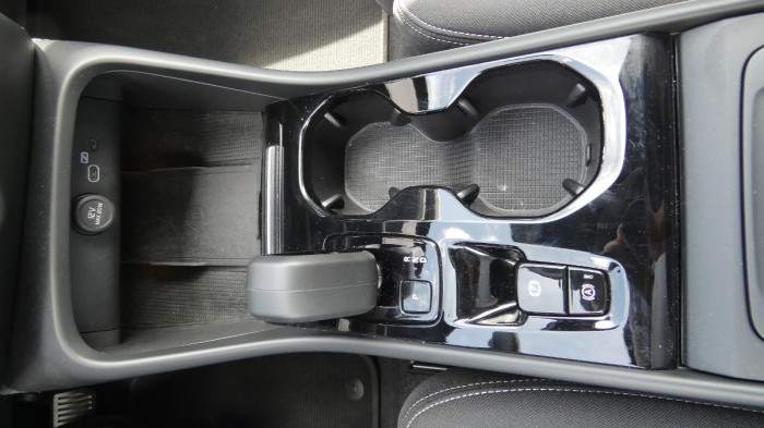 Volvo XC40 B3 Bright Plus aut. na operativní leasing