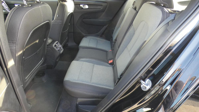 Volvo XC40 B3 mHEV Core aut. na operativní leasing