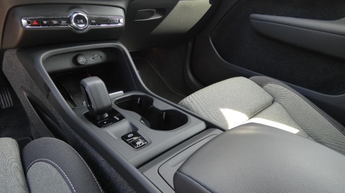 Volvo XC40 B3 mHEV Core aut. na operativní leasing