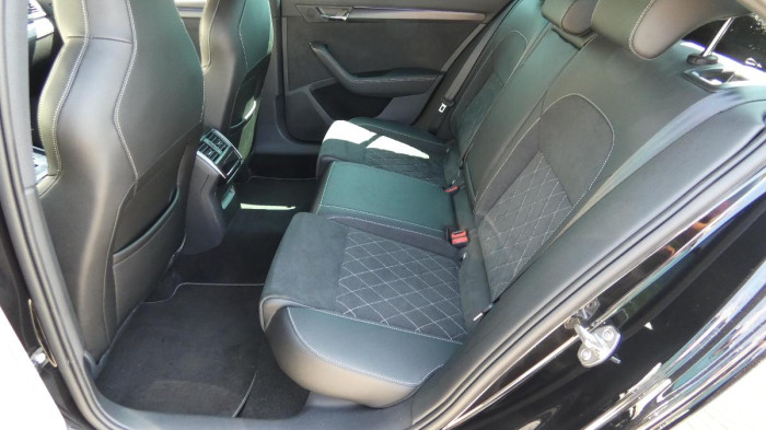 Škoda Superb 2.0 TSI DSG Sportline na operativní leasing