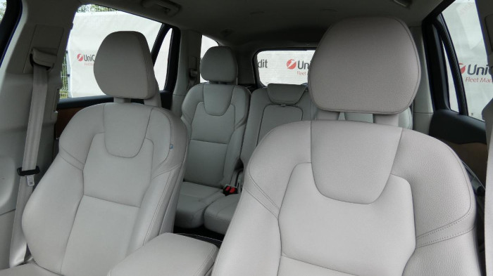 Volvo XC90 B5 AWD Momentum PRO na operativní leasing