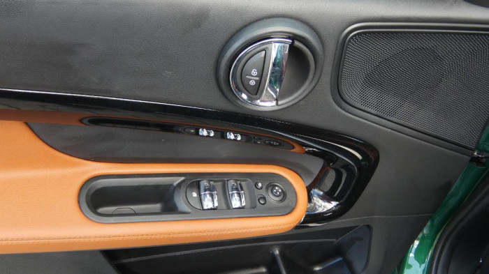 Mini Countryman COOPER na operativní leasing