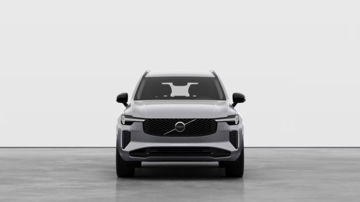 Volvo XC90 PLUS DARK, T8 AWD, 228+107 kW / 310+145 HP na operativní leasing