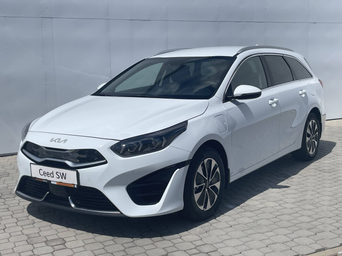 KIA Ceed SW CD PHEV PREMIUM 6DCT  1,6 GDi / kW na operativní leasing