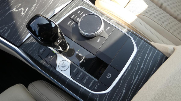 BMW Řada 3 330d xDrive AT na operativní leasing