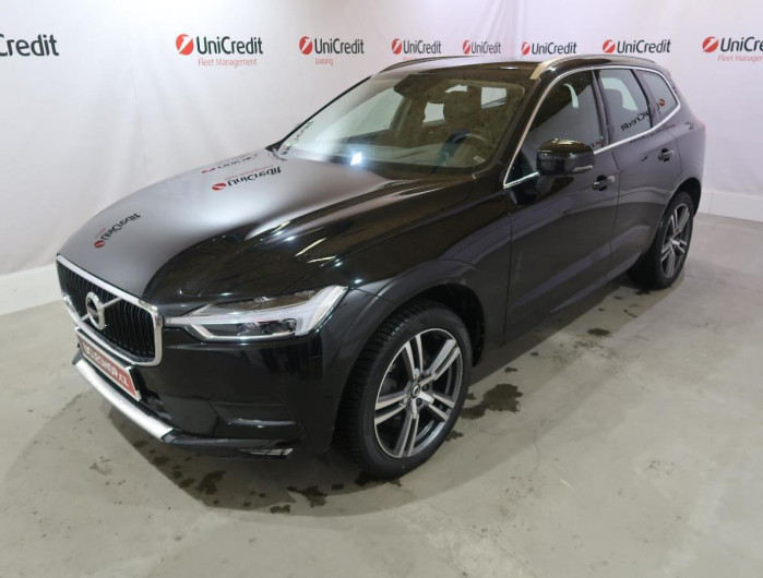 Volvo XC60 B4 mHEV Momentum AWD na operativní leasing