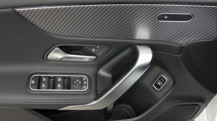 Mercedes-Benz Třídy A 180 Sedan Progessive na operativní leasing