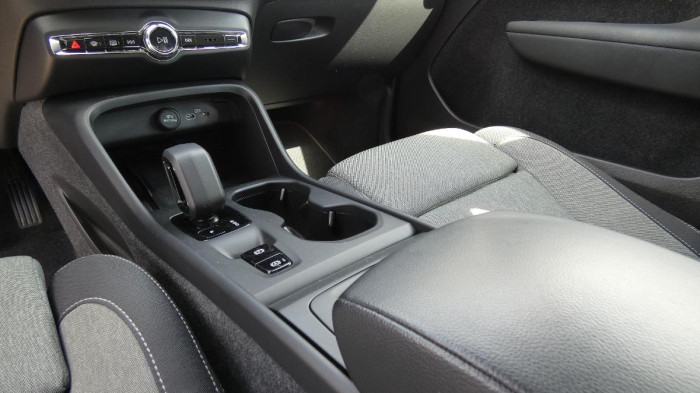 Volvo XC40 B3 mHEV Core aut. na operativní leasing