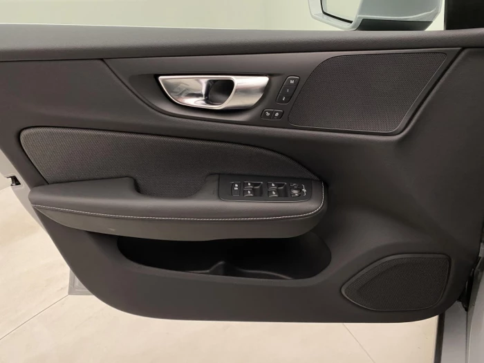 Volvo V60 T6 AWD Plug-in H. BRIGHT PLUS na operativní leasing