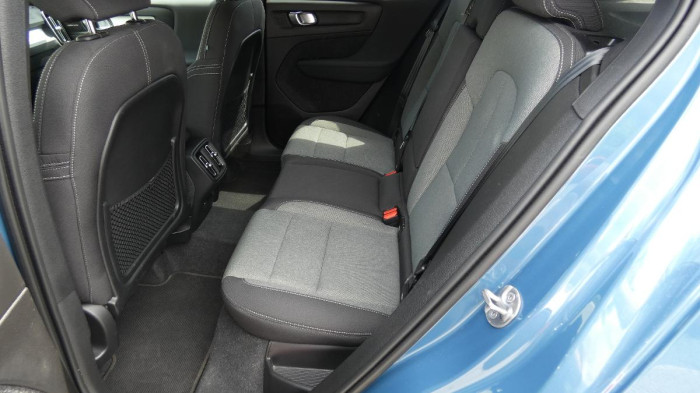 Volvo XC40 B4 AWD Plus Dark na operativní leasing