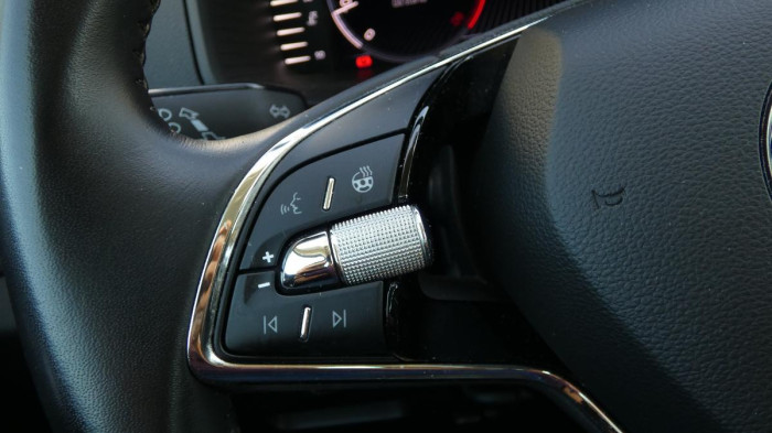 Škoda Karoq 1,5 TSI Style na operativní leasing