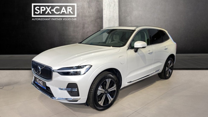 Volvo XC60 PLUS BRIGHT, T6 AWD, 186+107 kW / 253+145 HP na operativní leasing