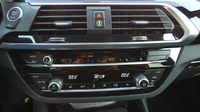 BMW X3 2.0 xDrive20i X-LINE na operativní leasing