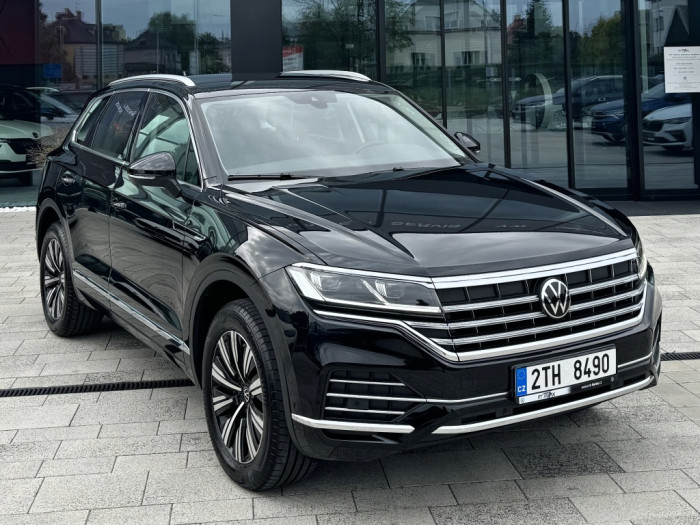 VW Touareg III Elegance 3,0 TDI Tiptronic 4Motion na operativní leasing