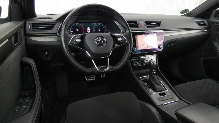 Škoda Superb 2.0 TDI DSG Sportline na operativní leasing