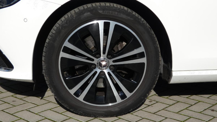 Mercedes-Benz Třídy E 200 mHEV aut. na operativní leasing