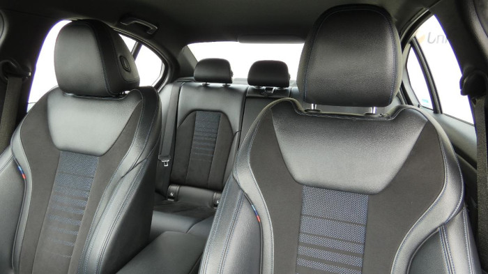 BMW Řada 3 330e xDrive M Sport Plug-in Hy na operativní leasing