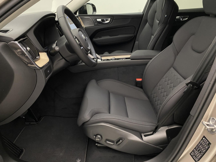 Volvo XC60 T6 AWD AUT BRIGHT PLUS na operativní leasing