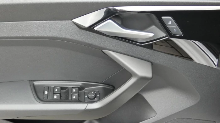 Audi A1 Sportback 30 TFSI Advanced S t na operativní leasing