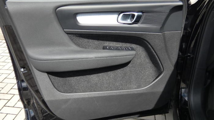 Volvo XC40 B3 mHEV Core aut. na operativní leasing