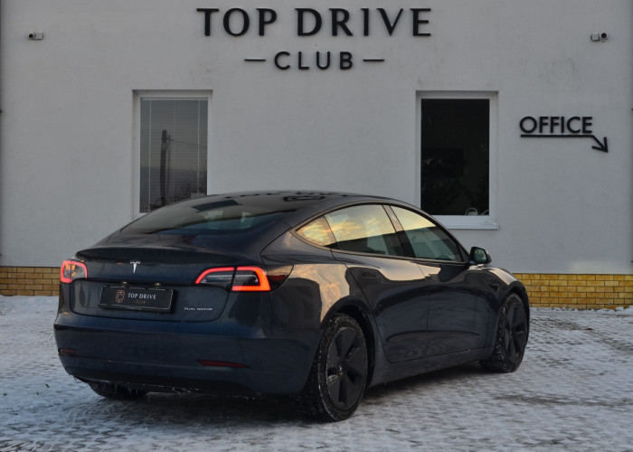 Tesla Model 3 Long Range (2021 najeto cca. 80000km) na operativní leasing