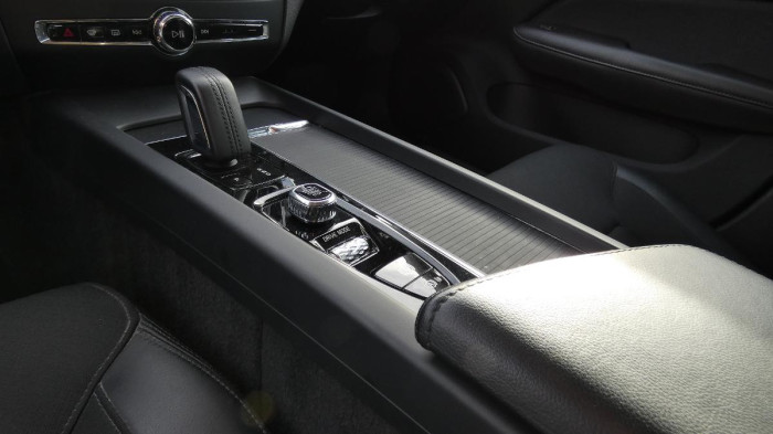 Volvo S60 B5 FWD Inscription Auto na operativní leasing