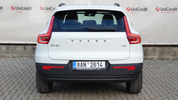 Volvo XC40 T2 FWD Momentum Auto na operativní leasing